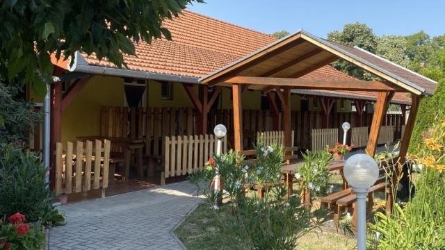 Sörkert Apartmanok